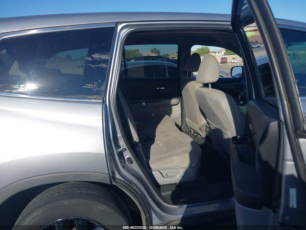2016 Honda Pilot LX photo 8