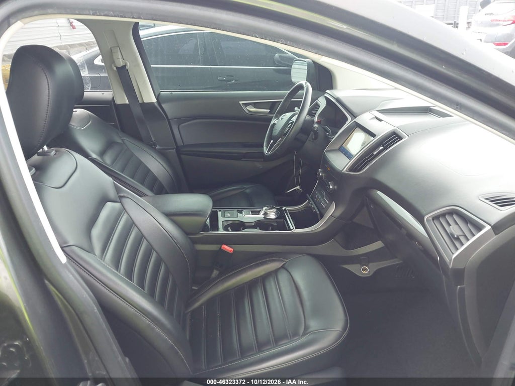 2020 Ford Edge SEL photo 5