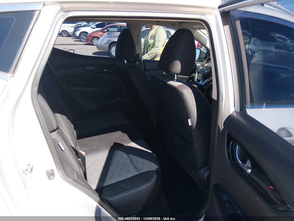 2020 Nissan Rogue Sport SV FWD Xtronic CVT photo 8