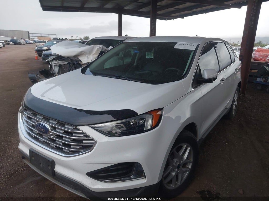 2022 Ford Edge SEL photo 2