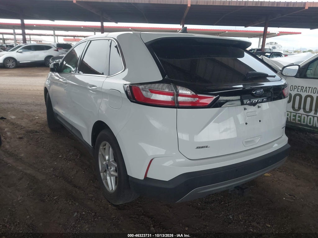 2022 Ford Edge SEL photo 3