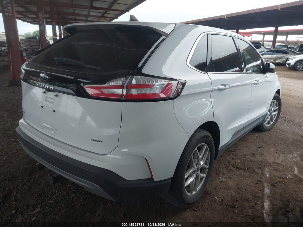 2022 Ford Edge SEL photo 4