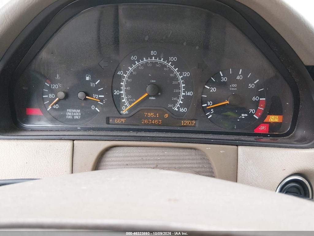 1999 Mercedes-Benz E 320 photo 7