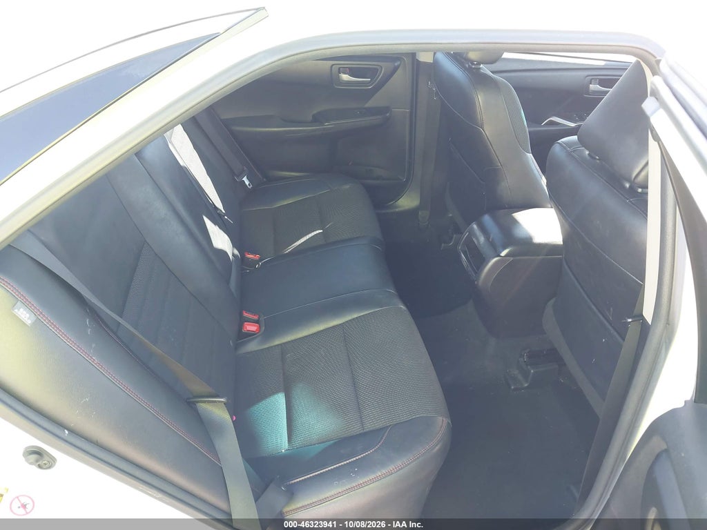 2017 Toyota Camry SE photo 8