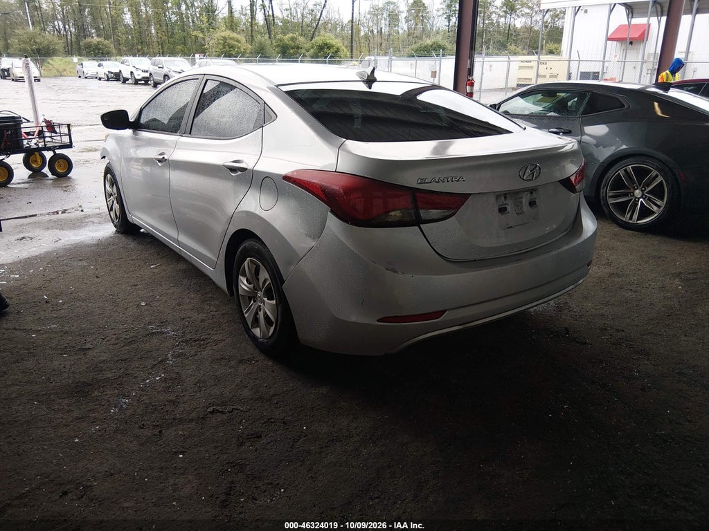 2015 Hyundai Elantra SE photo 3