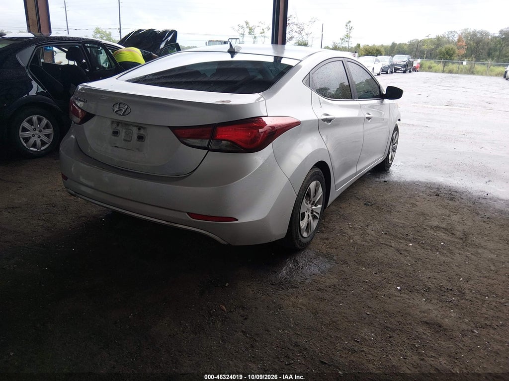 2015 Hyundai Elantra SE photo 4
