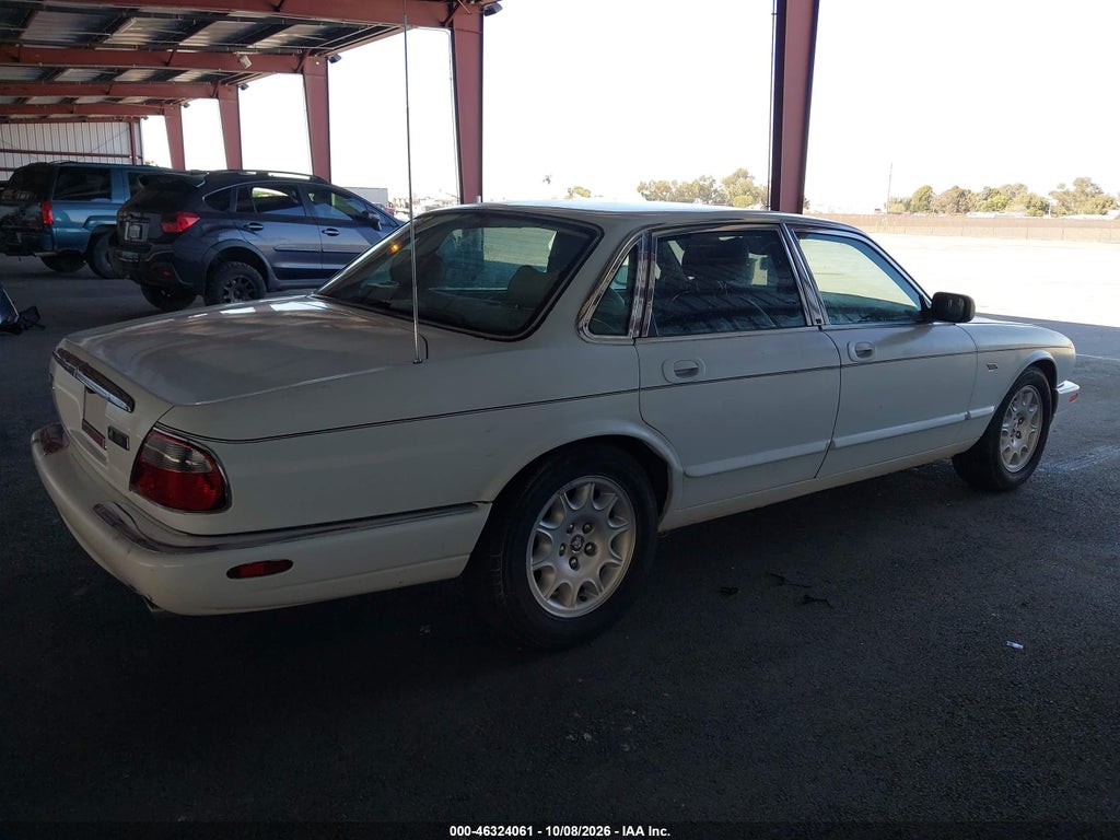 1998 Jaguar XJ8 photo 6