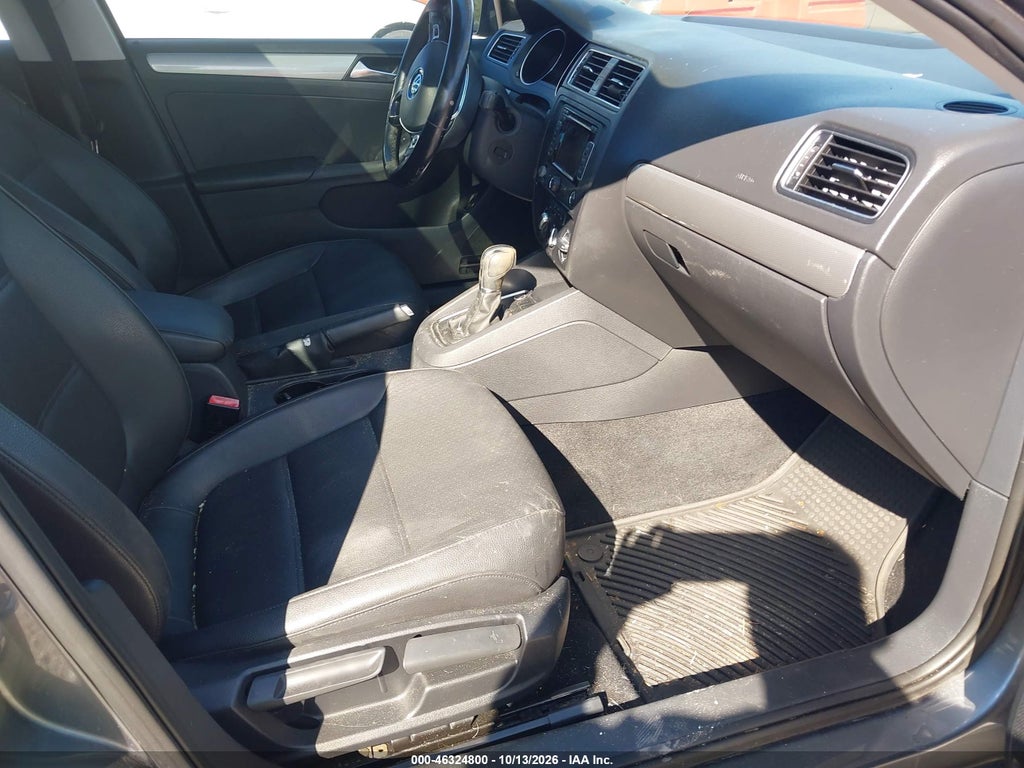 2015 Volkswagen Jetta 1.8T SE photo 5