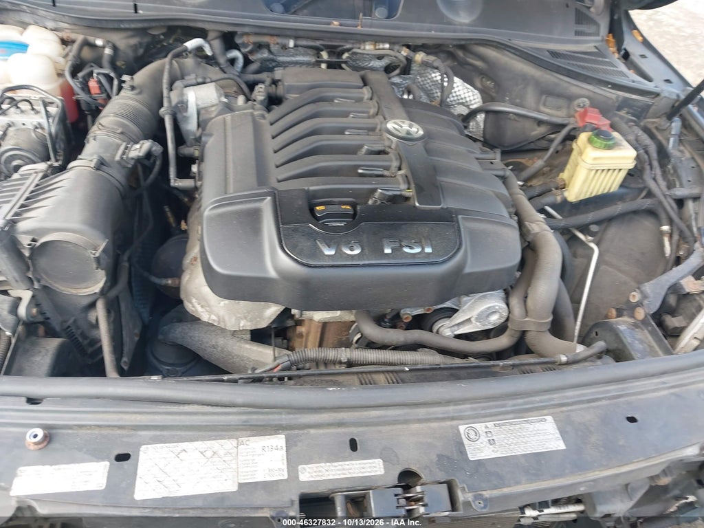 2012 Volkswagen Touareg VR6 LUX photo 10