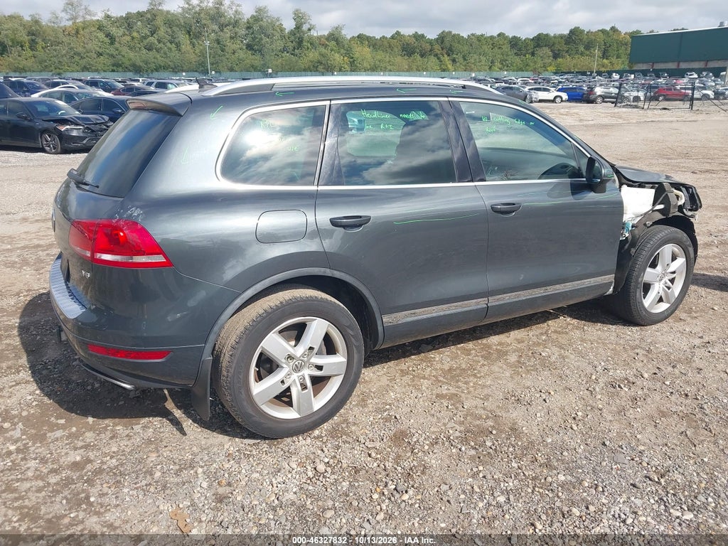 2012 Volkswagen Touareg VR6 LUX photo 4