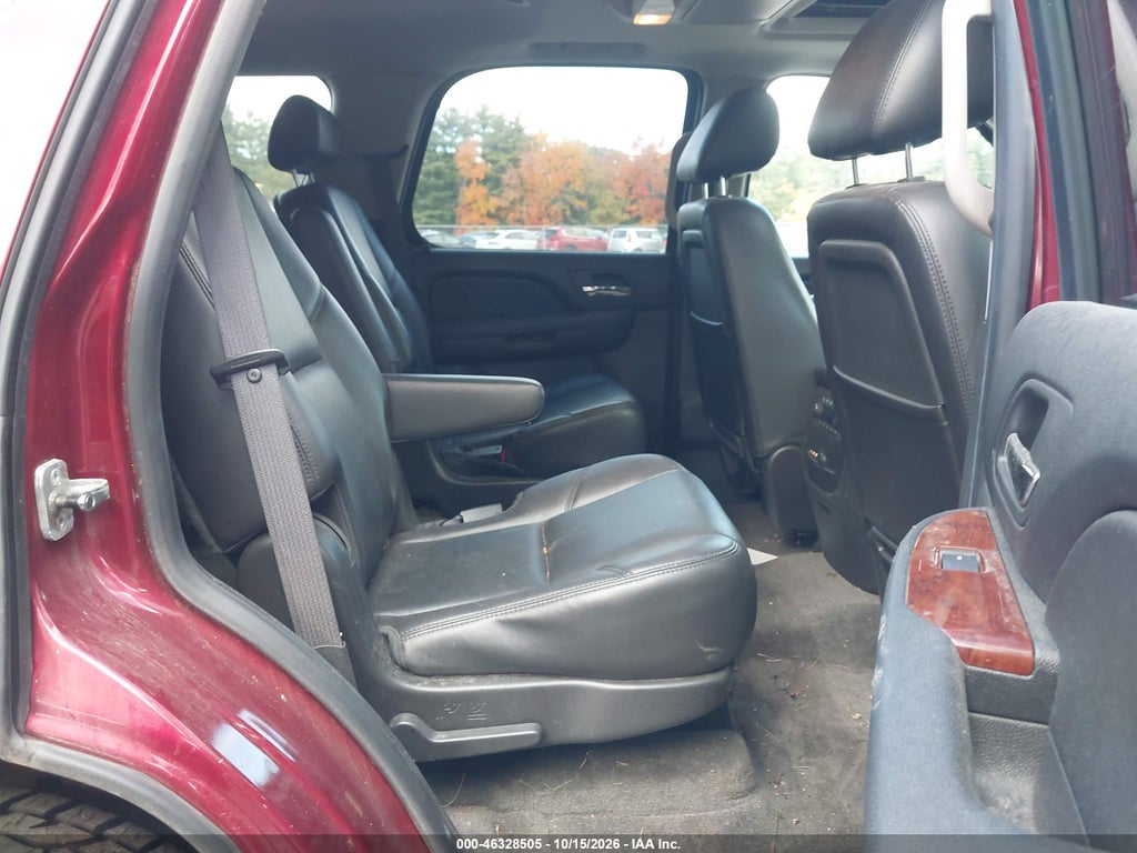 2010 GMC Yukon SLT photo 8