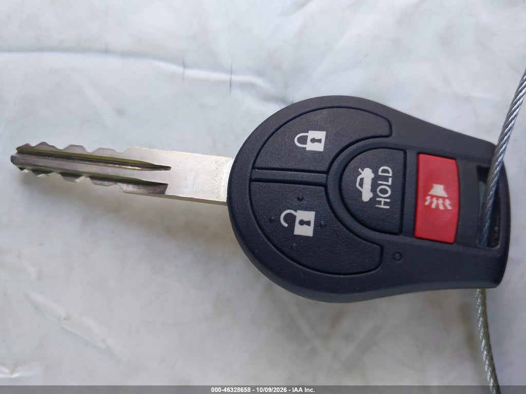 2014 Nissan Versa 1.6 SV photo 11