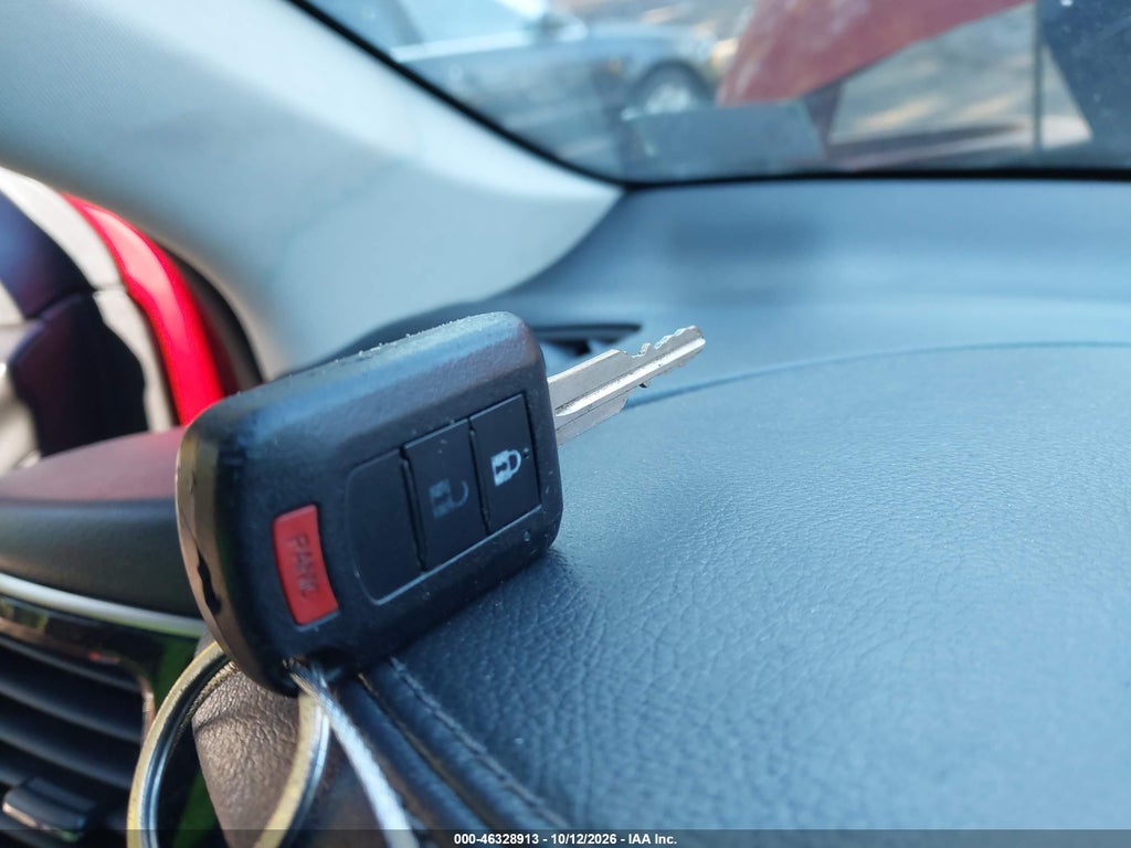 2018 Mitsubishi Outlander ES photo 11