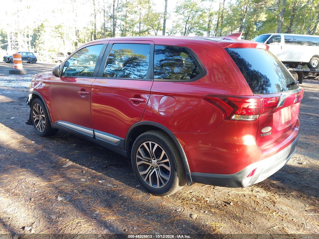 2018 Mitsubishi Outlander ES photo 3