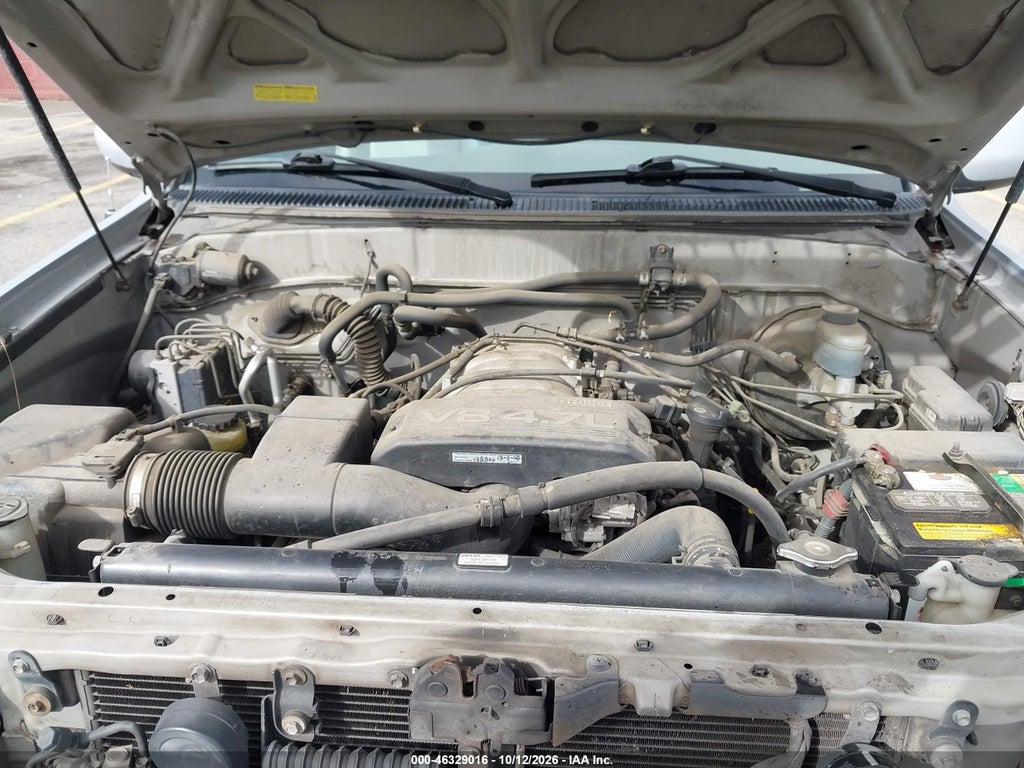 2002 Toyota Sequoia Limited V8 photo 10