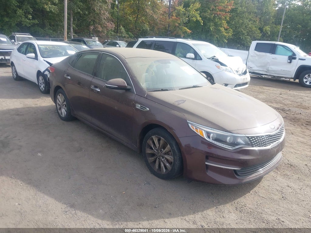 2017 Kia Optima EX photo 1