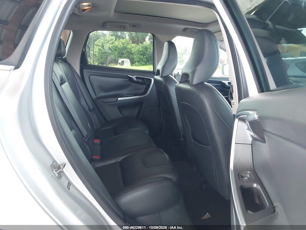 2015 Volvo XC60 T5 Premier photo 8