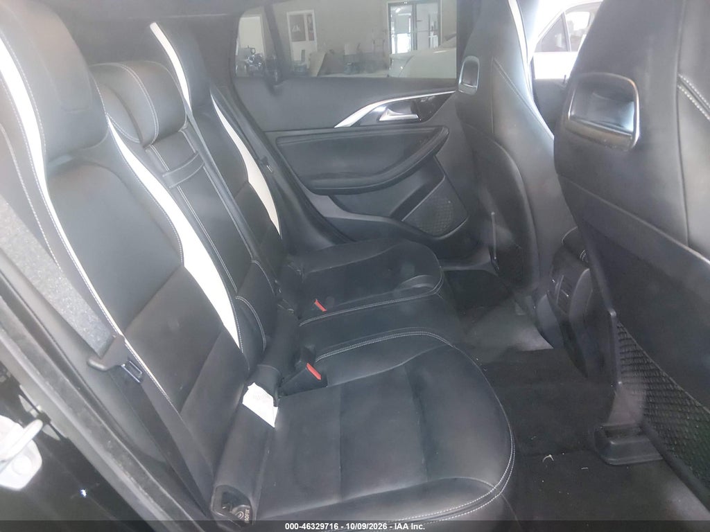 2017 Infiniti QX30 Sport photo 8