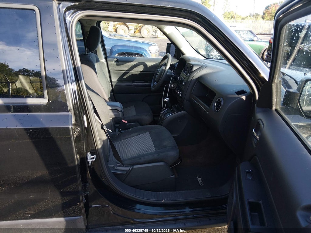 2014 Jeep Patriot Sport photo 5
