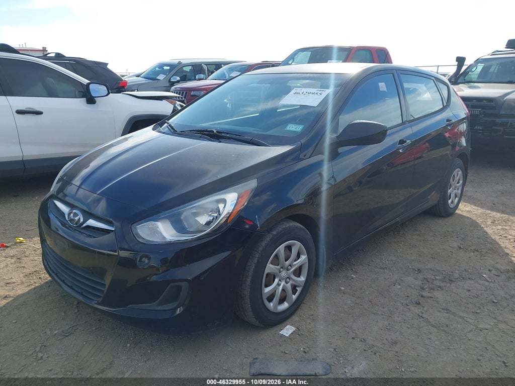 2014 Hyundai Accent GS photo 2