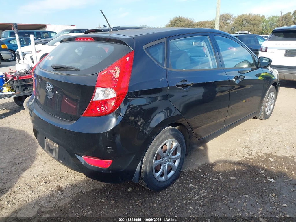 2014 Hyundai Accent GS photo 4