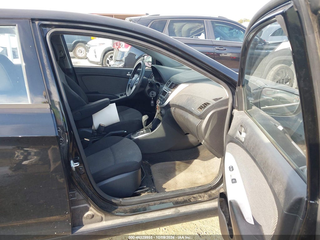 2014 Hyundai Accent GS photo 5
