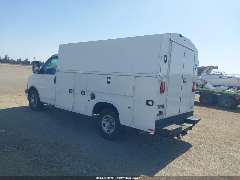 2022 Chevrolet Express Cutaway Work Van photo 3