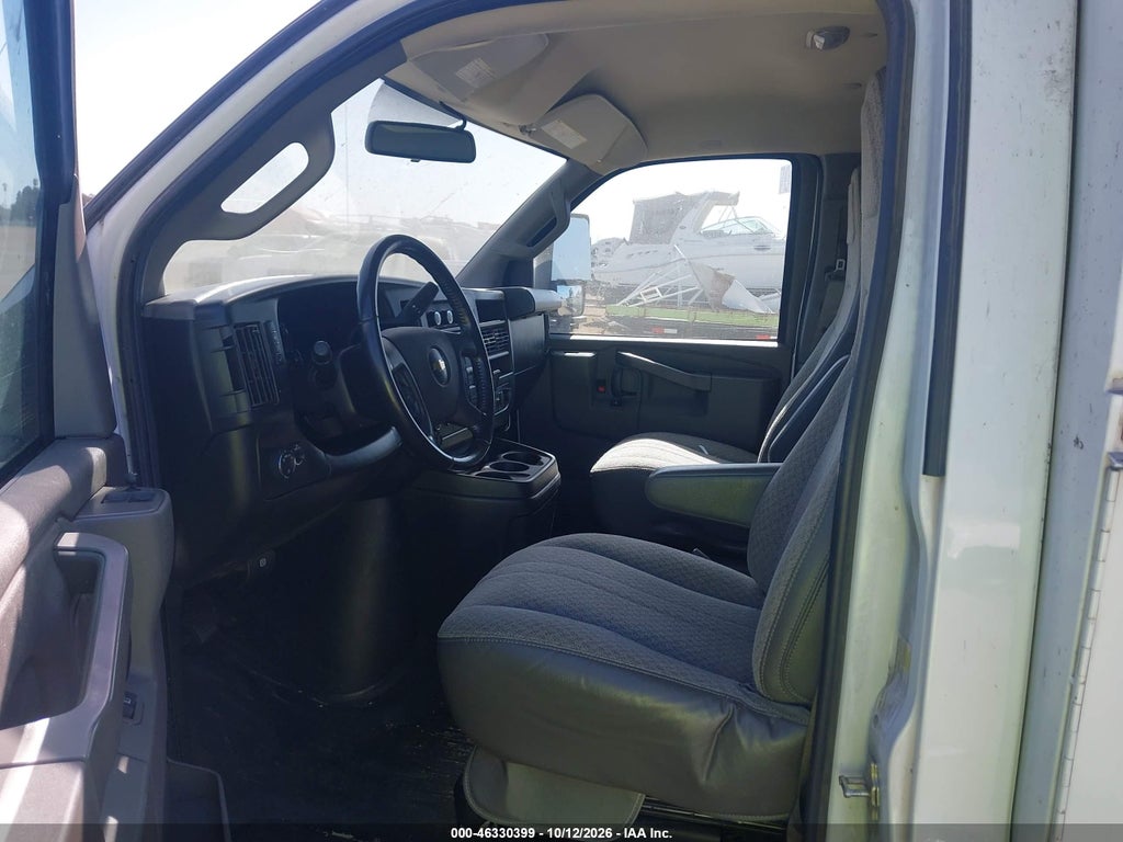 2022 Chevrolet Express Cutaway Work Van photo 8