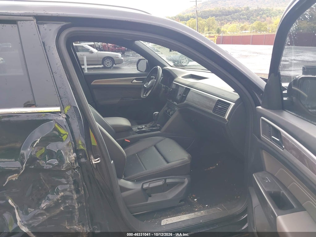 2023 Volkswagen Atlas Cross Sport 3.6L V6 SE W/Technology photo 5