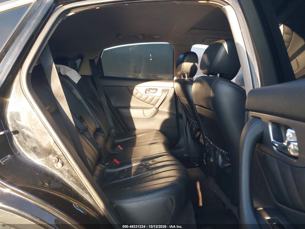 2016 Infiniti QX70 photo 8