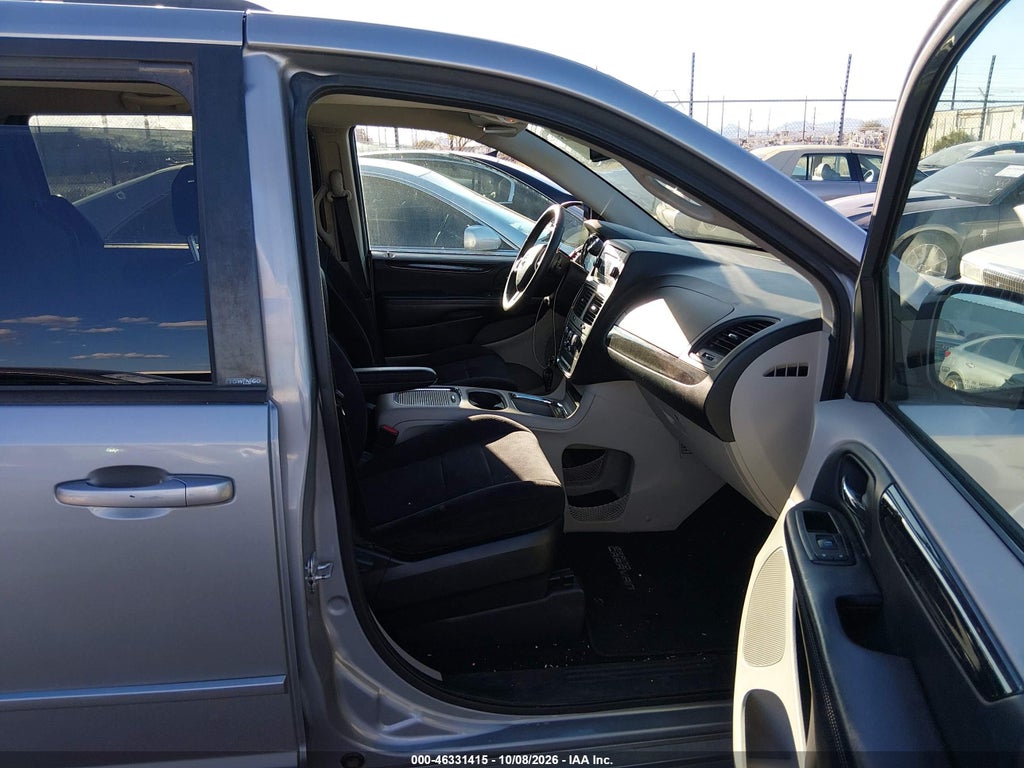 2014 Dodge Grand Caravan SXT photo 5