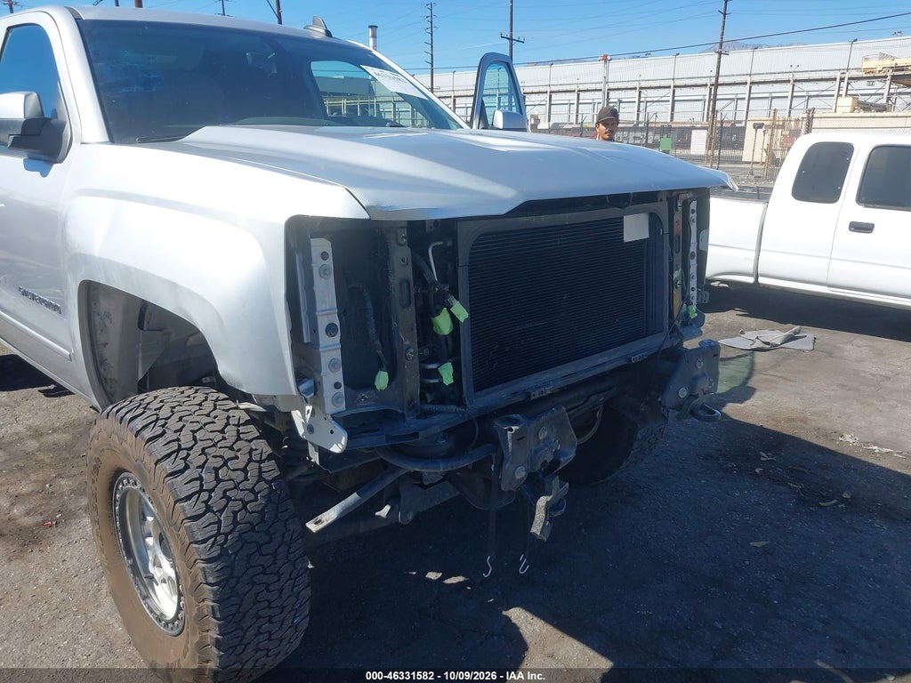2019 Chevrolet Silverado 1500 LD LT photo 6