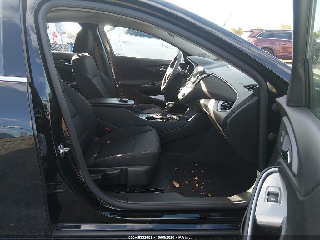 2024 Chevrolet Malibu FWD 1LT photo 5