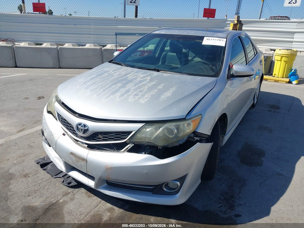 2012 Toyota Camry SE photo 6