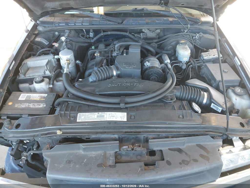 2002 Chevrolet S-10 LS photo 10