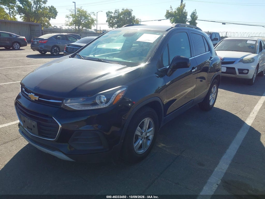 2019 Chevrolet Trax LT photo 2