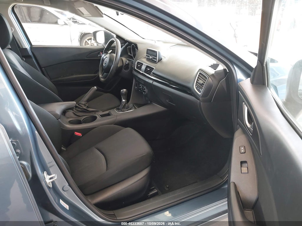 2015 Mazda MAZDA3 I SV photo 5