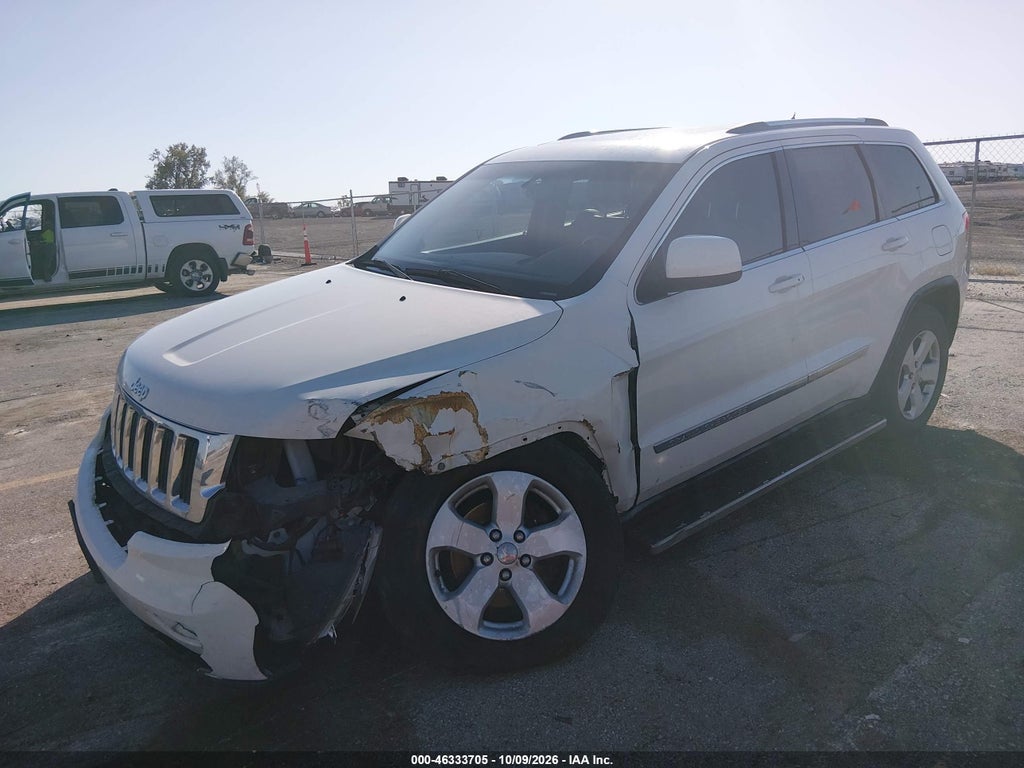2012 Jeep Grand Cherokee Laredo photo 2