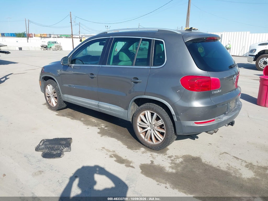 2012 Volkswagen Tiguan SE photo 3