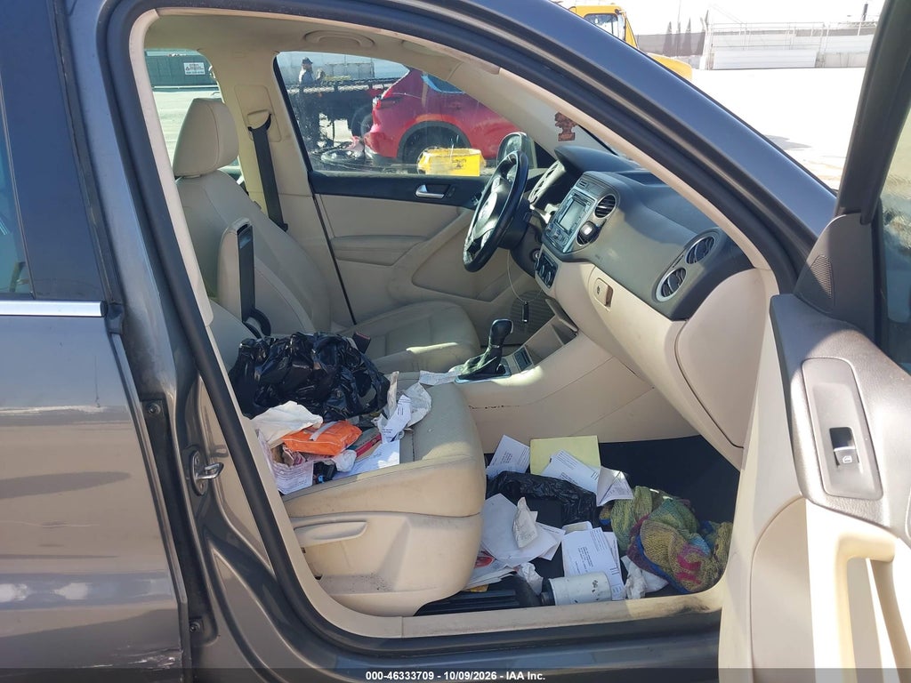 2012 Volkswagen Tiguan SE photo 5