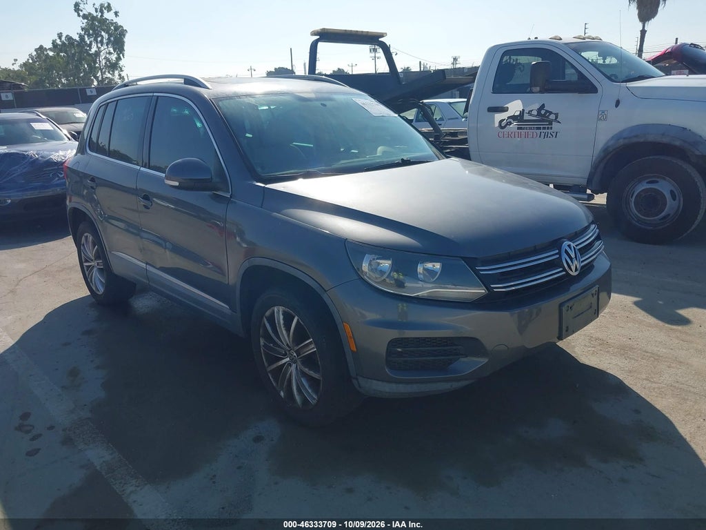 2012 Volkswagen Tiguan SE photo 6
