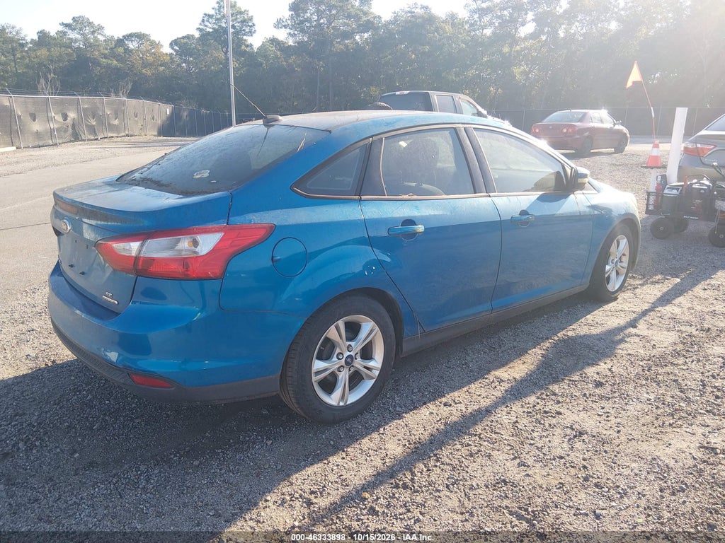 2014 Ford Focus SE photo 4