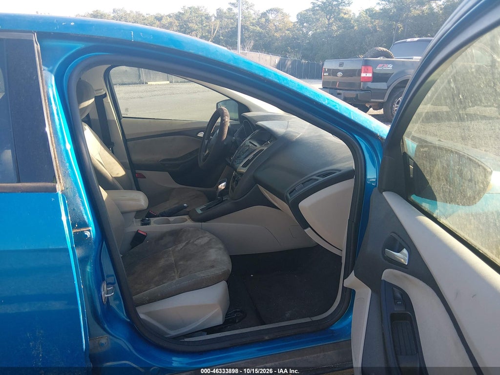 2014 Ford Focus SE photo 5