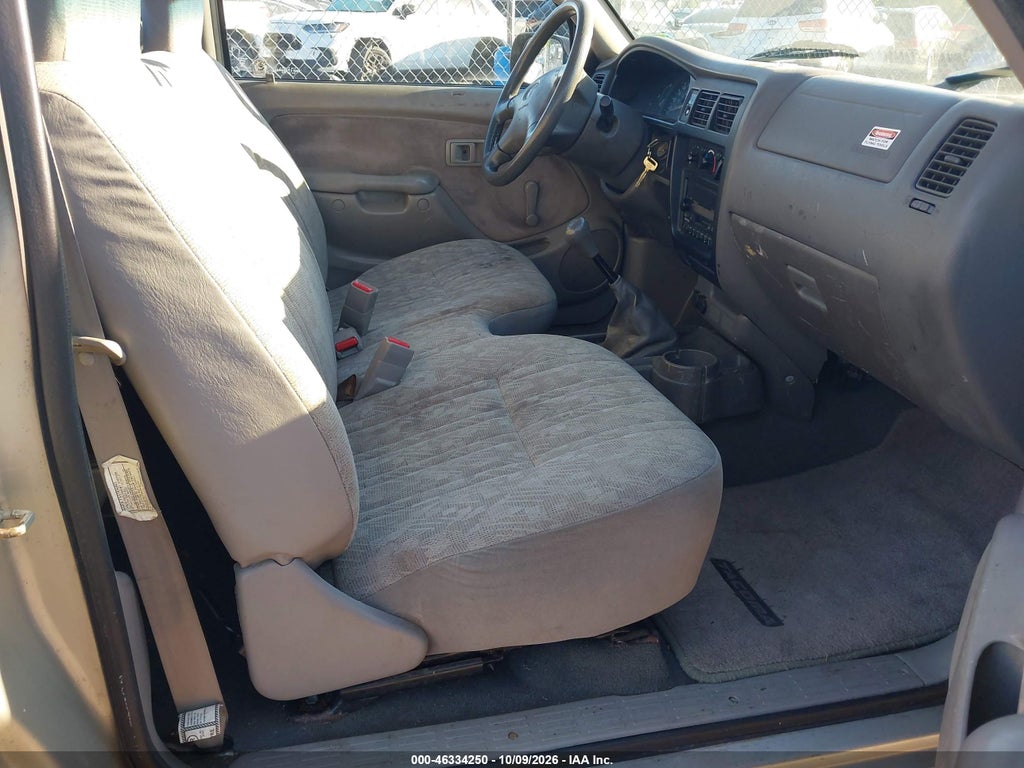 2004 Toyota Tacoma photo 8