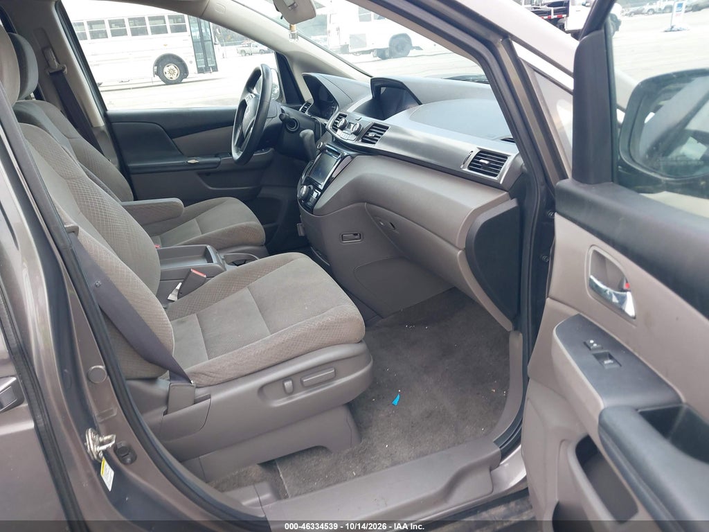 2014 Honda Odyssey EX photo 5