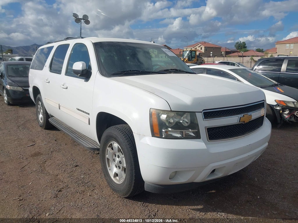 2014 Chevrolet Suburban 1500 LT photo 1
