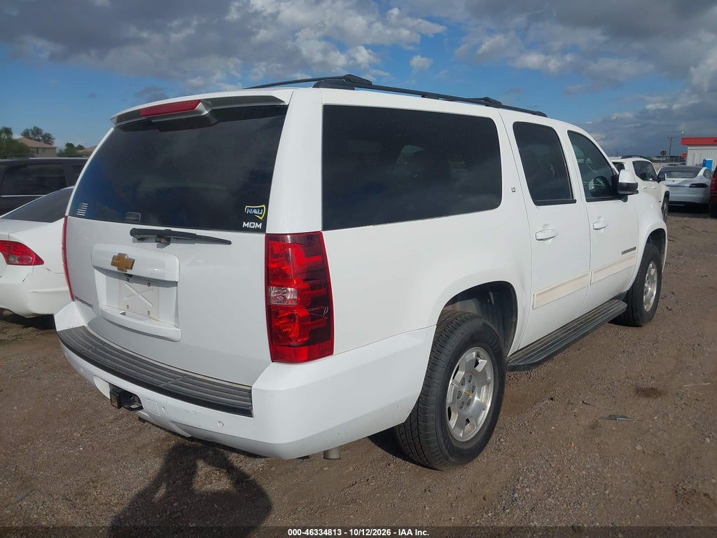 2014 Chevrolet Suburban 1500 LT photo 4