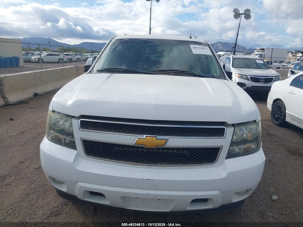 2014 Chevrolet Suburban 1500 LT photo 6