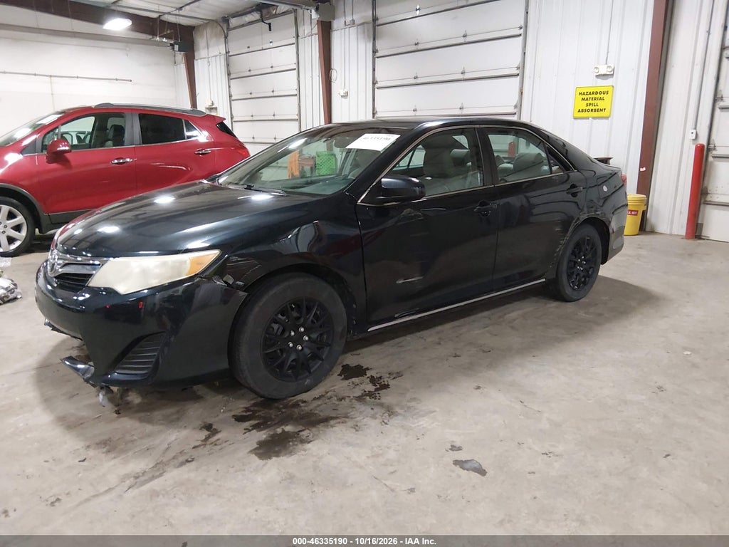 2013 Toyota Camry LE photo 2