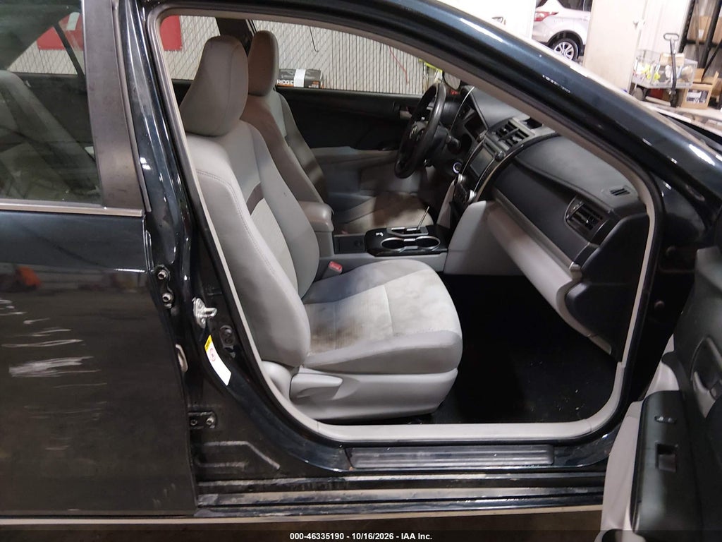 2013 Toyota Camry LE photo 5
